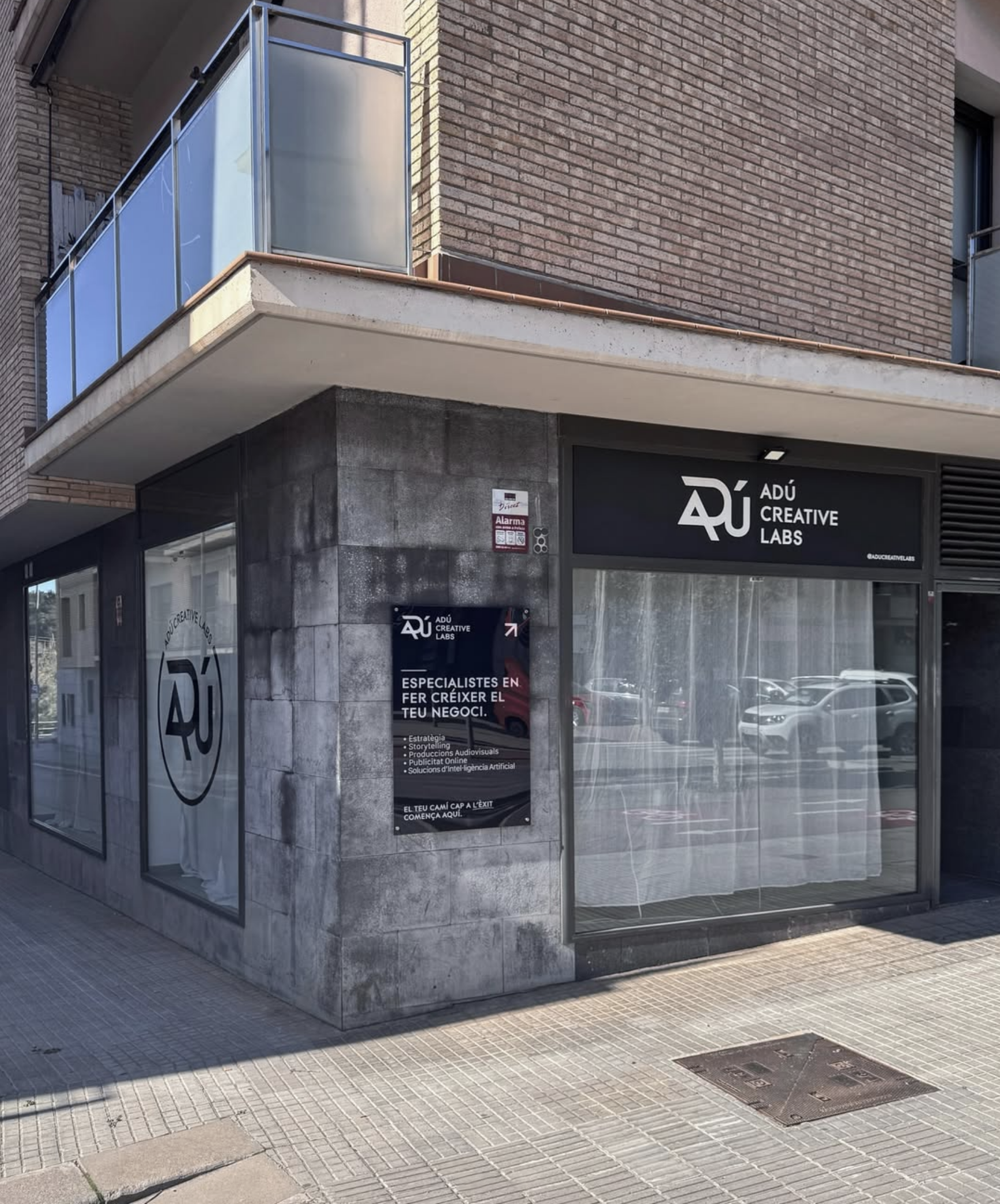Proyecto de interiorismo comercial para ADU